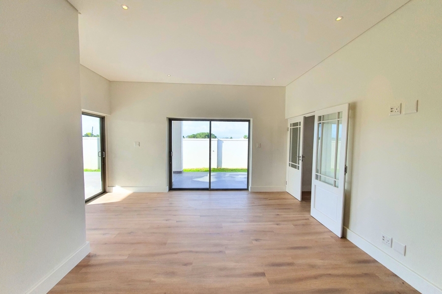 4 Bedroom Property for Sale in Vierlanden Western Cape